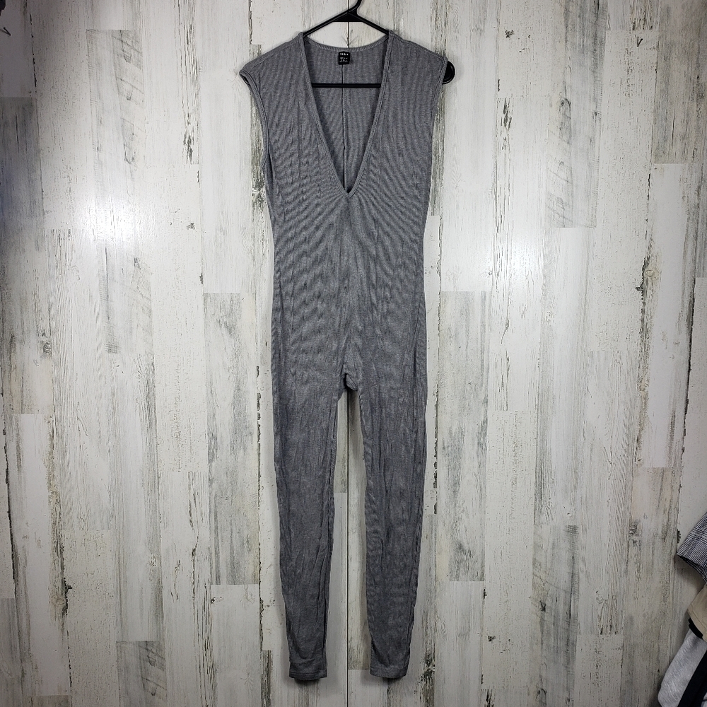 Shein sleeveless deep vneck ribbed jumpsuit women's size 4 (small)